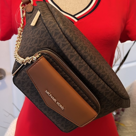 Michael Kors Belt Bag - Picture 4 of 9